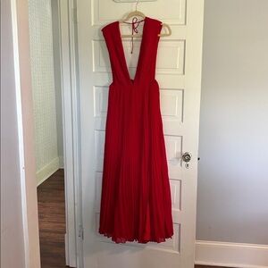 Fame and Partners Elegant Red Pleated Dress